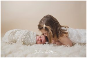 sibling newborn photography