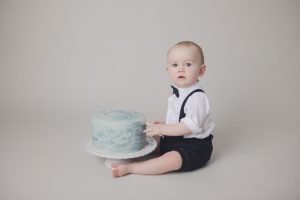 first birthday photography baby boy cake smash blue