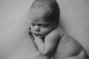 black white newborn baby photography curled posed pose natural