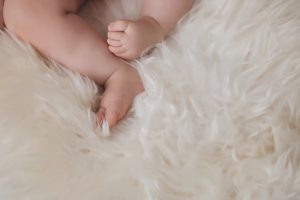 natural baby photography cream white toes