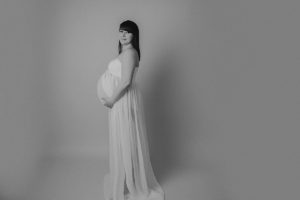 black white maternity pregnancy photography